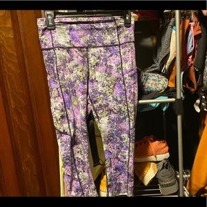 Lululemon crop leggings